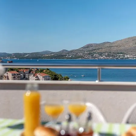 Pupa * Trogir