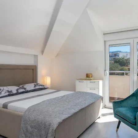 Pupa Apartament *