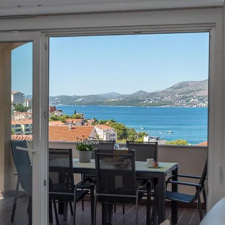 Pupa Trogir