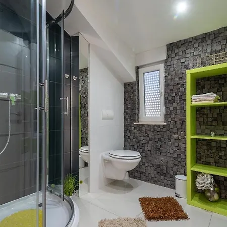 Pupa Apartment *