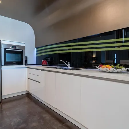 Pupa Apartment *