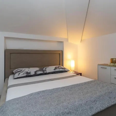 Pupa Apartment