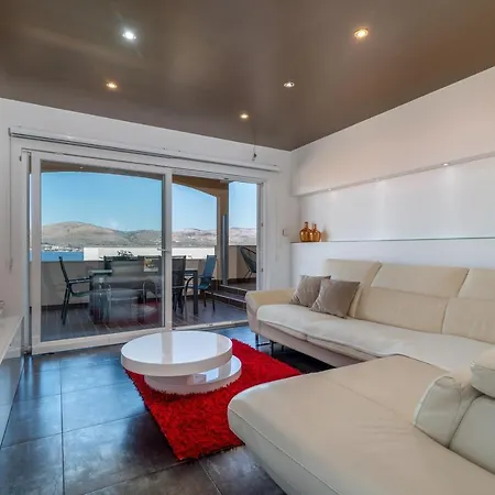 Pupa Apartment