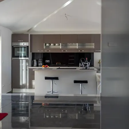 Pupa Apartment *